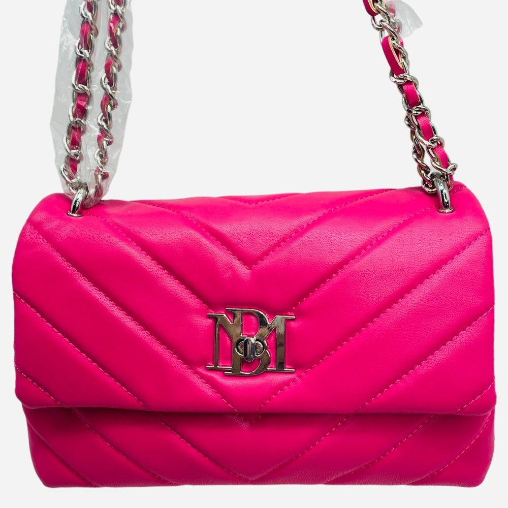 BADGLEY MISCHKA V Quilted Medium Crossbody With Turn Lock Closure Hot Pink NWT - Picture 2 of 6